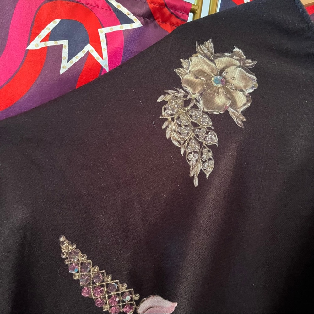 Ted Baker Soft Floral Cape Shawl Flowers Black Patterned Printed Kimono Poncho - Picture 14 of 14